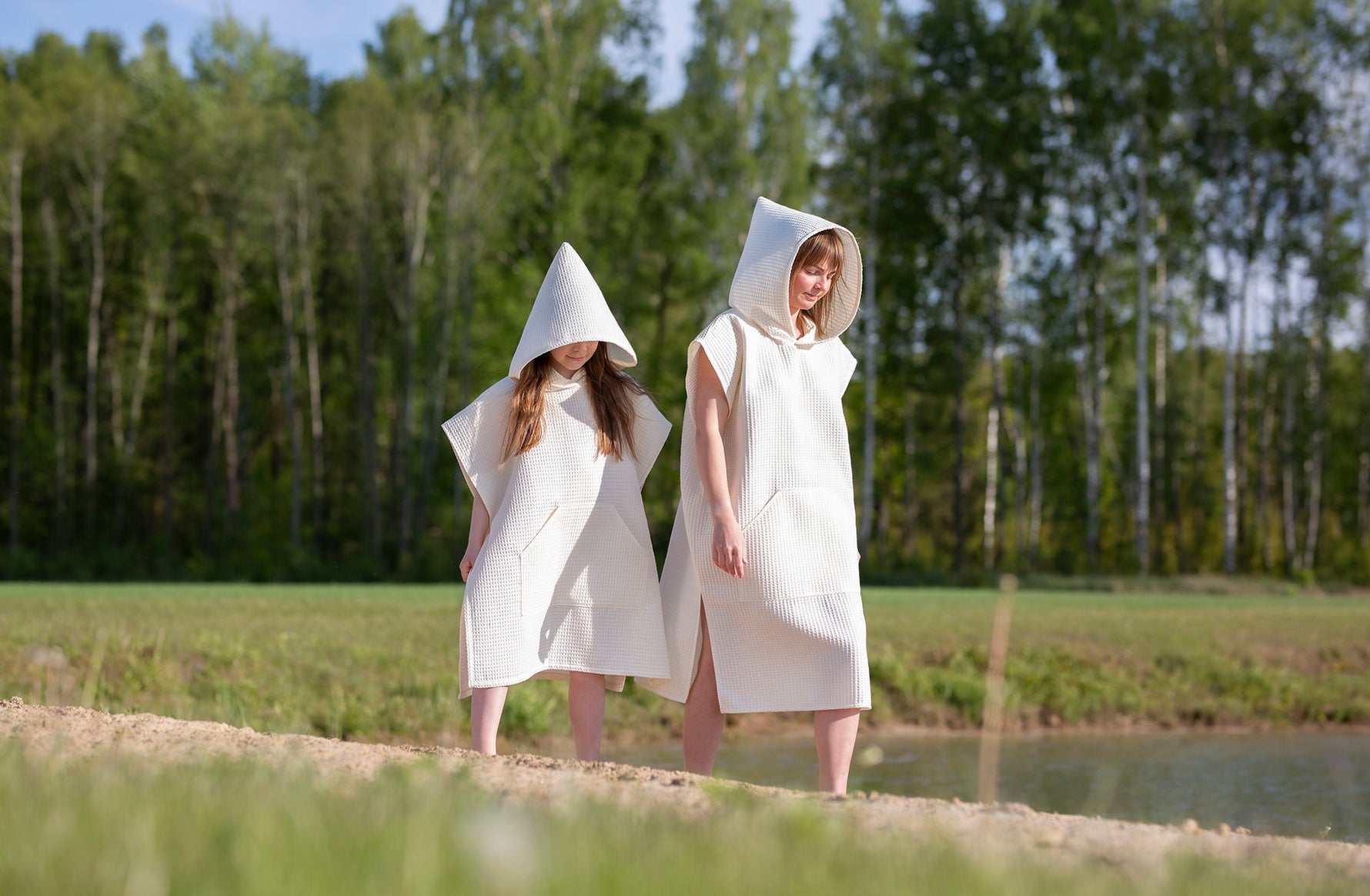 pončas - rankšluostis su gobtuvu iš vaflinio audinio vaikams ir suaugusiems