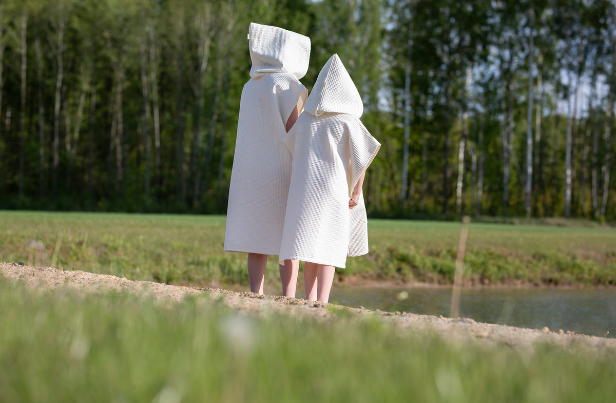 Vaikiškas pončas - rankšluostis su gobtuvu iš vaflinio audinio vaikams ir suaugusiems