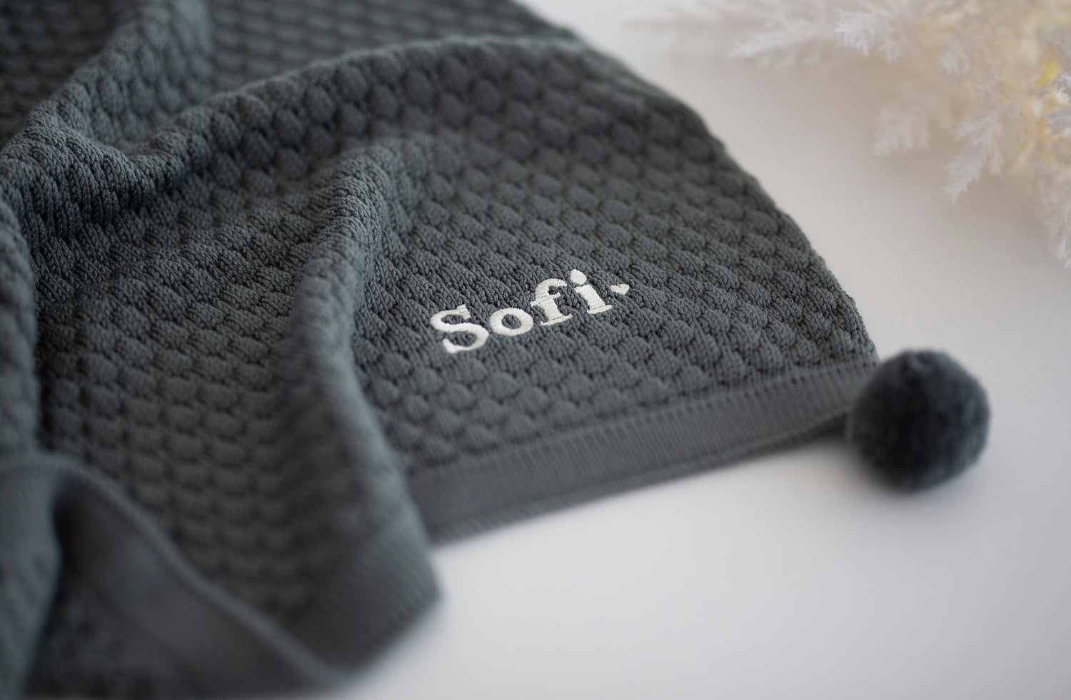 Merino vilnos pledukas "Koriukas žaliai pilkas"