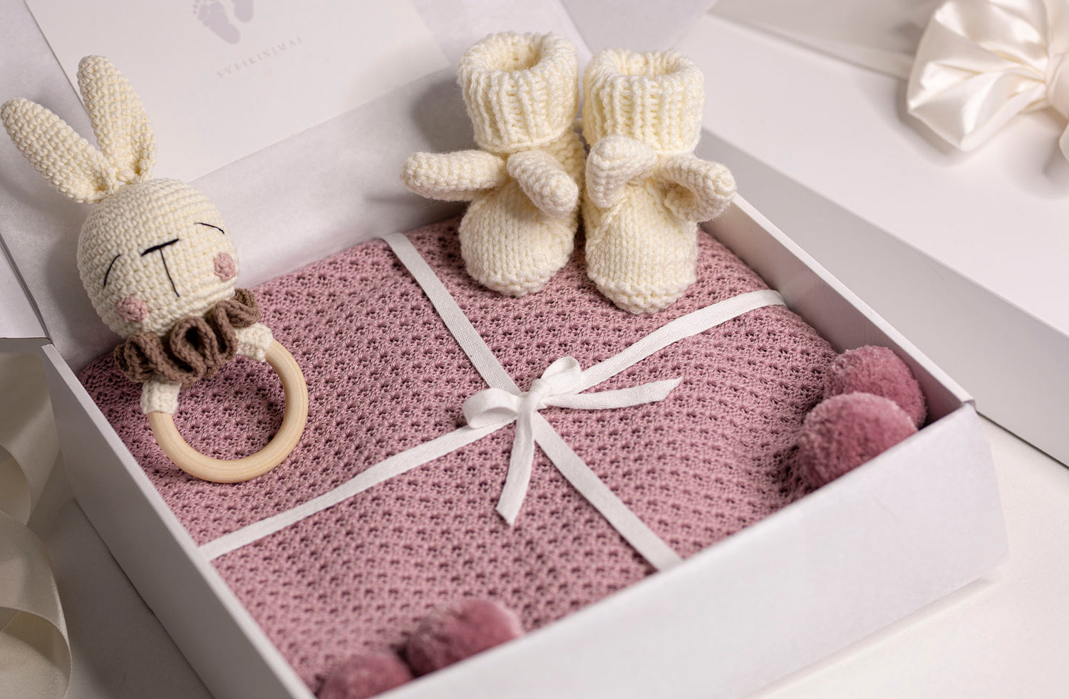 Dovanų rinkinys dėžutėje "Pelenų rožės pasaka"