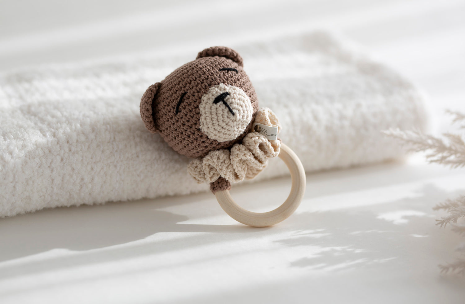 Nertas kramtukas - barškutis „Rudas meškutis”