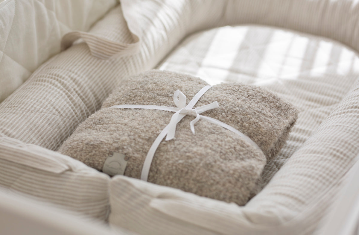 Premium 100% lino lizdelis - gultelis kūdikiams su tvirtu pagrindu "ALBA"