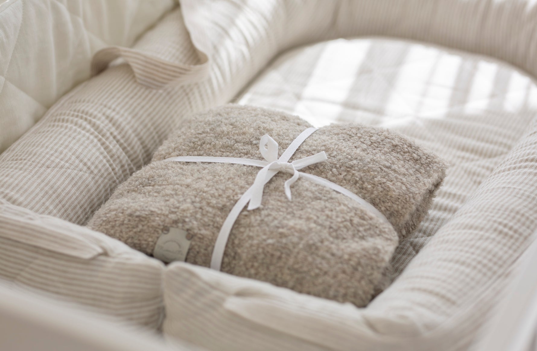 Premium 100% lino lizdelis - gultelis kūdikiams su tvirtu pagrindu "ALBA"