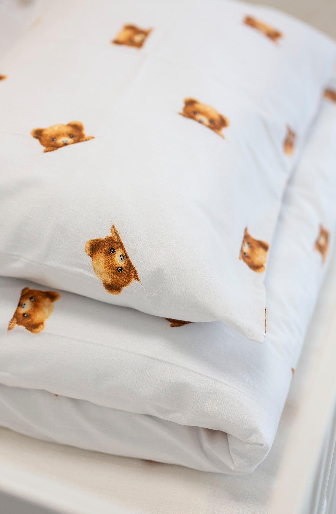 Medvilnės drobelės patalynė "Smalsusis meškiukas"