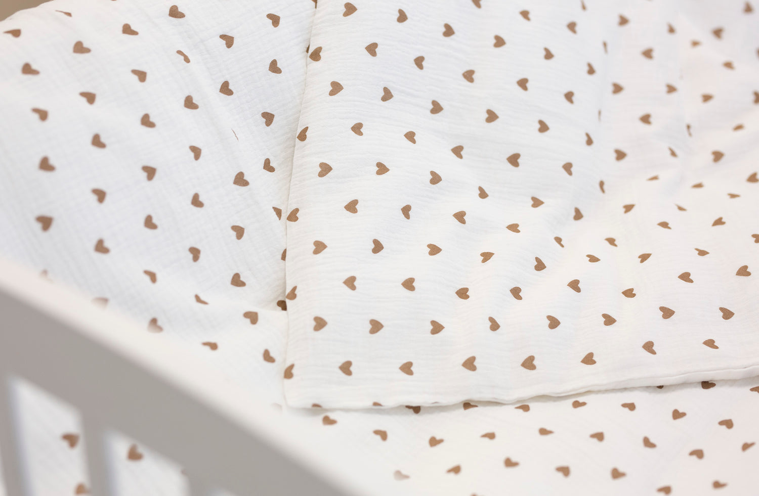 Muslino patalynė "Kakavinės širdelės"