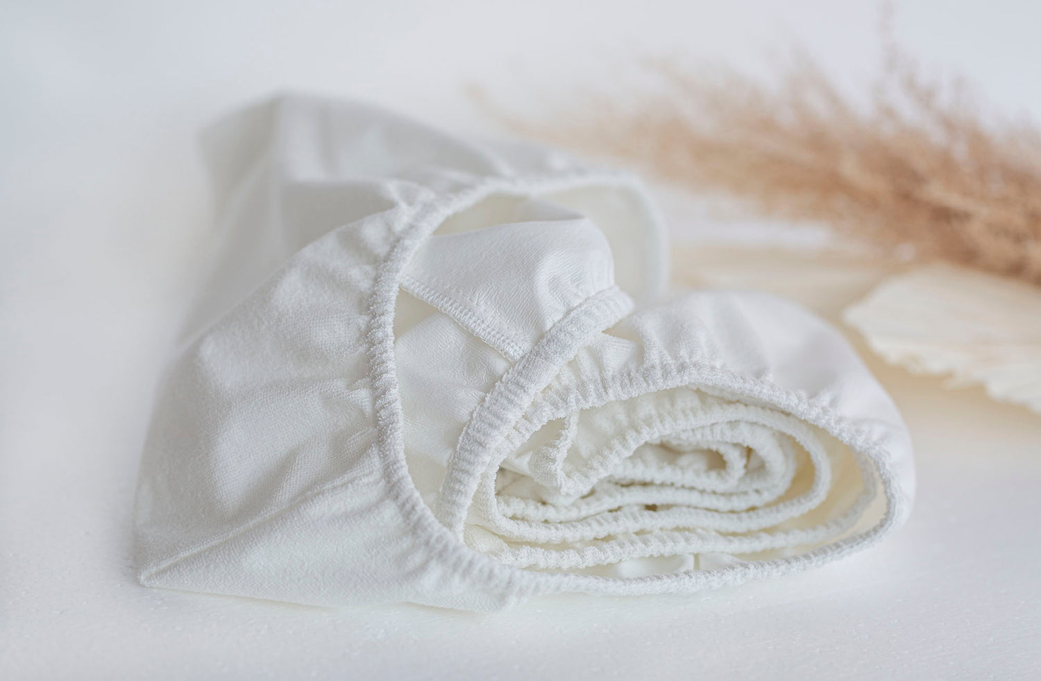 Neperšlampanti paklodė su guma "Balta"