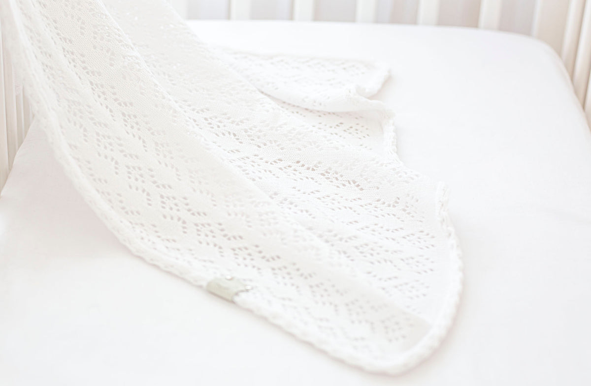 Baltas medvilninis krikštynų pledukas kudikiams