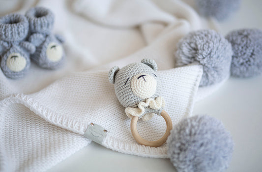 Crocheted rattle-chew "Gray bear"