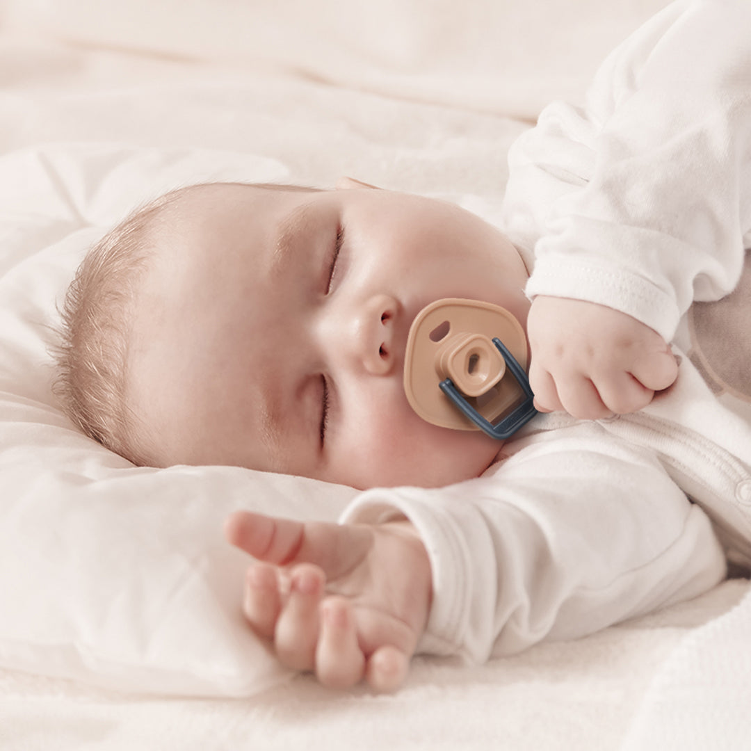 Mother-K Silikoninis čiulptukas su dėklu