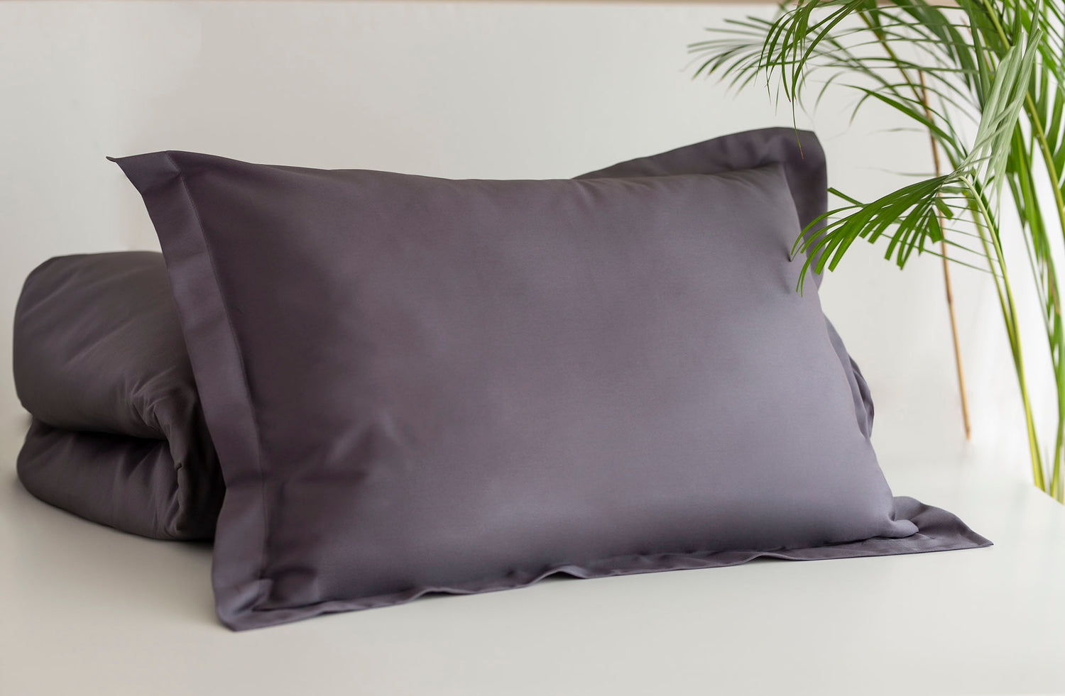 Satino patalynė "Grafito"