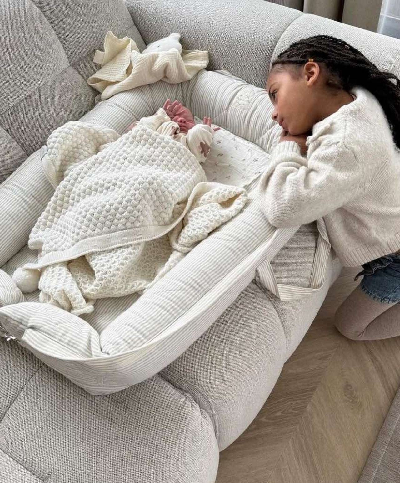 Lizdelis - gultelis kūdikiams su tvirtu pagrindu iš 100% lino "ALBA"