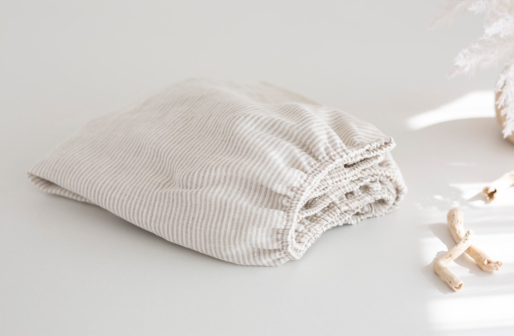 Premium 100% lino paklodė su guma vaikams "ALBA"