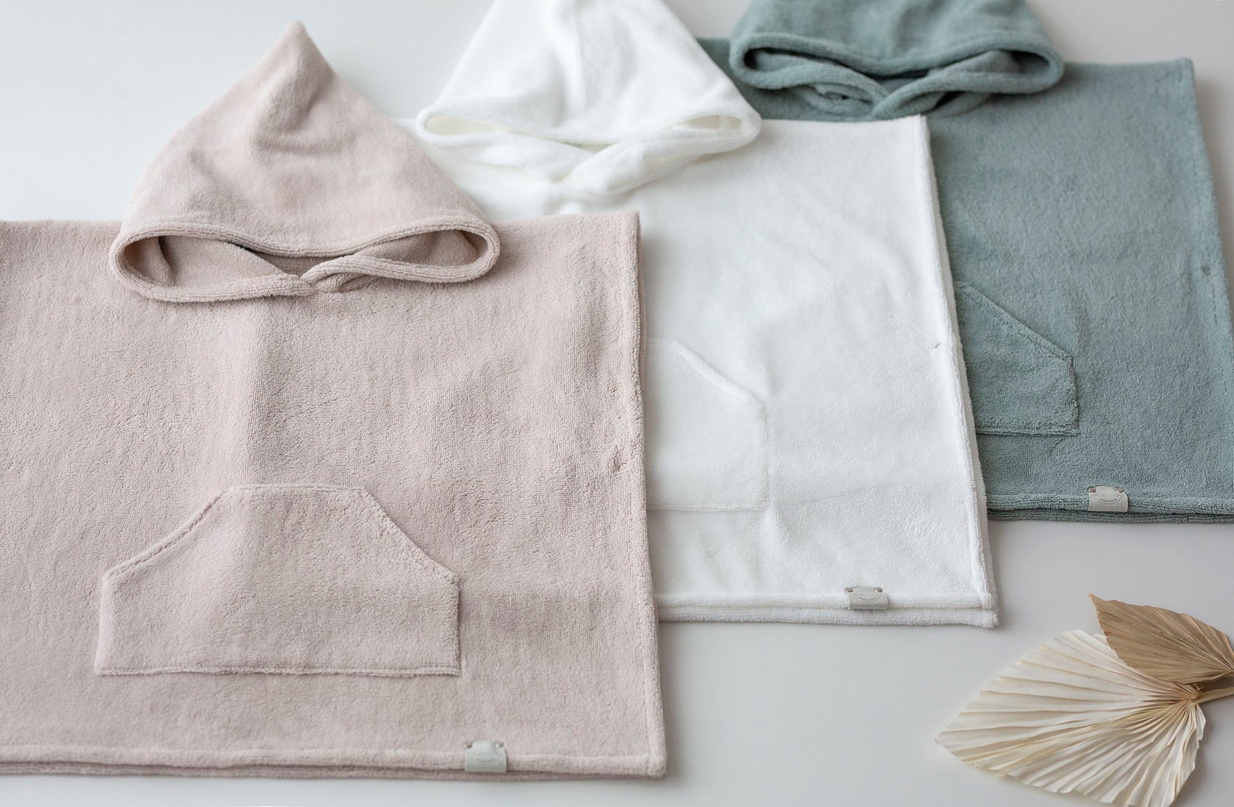 Vaikiškas pončas - rankšluostis su gobtuvu iš bambuko ir medvilnės