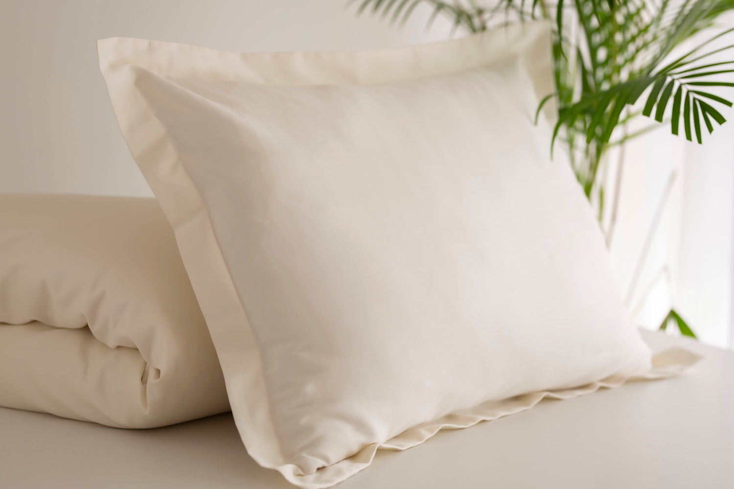 Satino patalynė "Vanilinė"