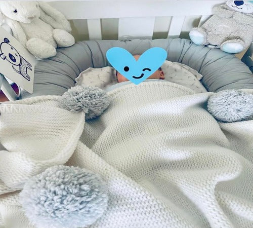 Kūdikio lizdelis su tvirtu pagrindu "Šviesiai pilkas"