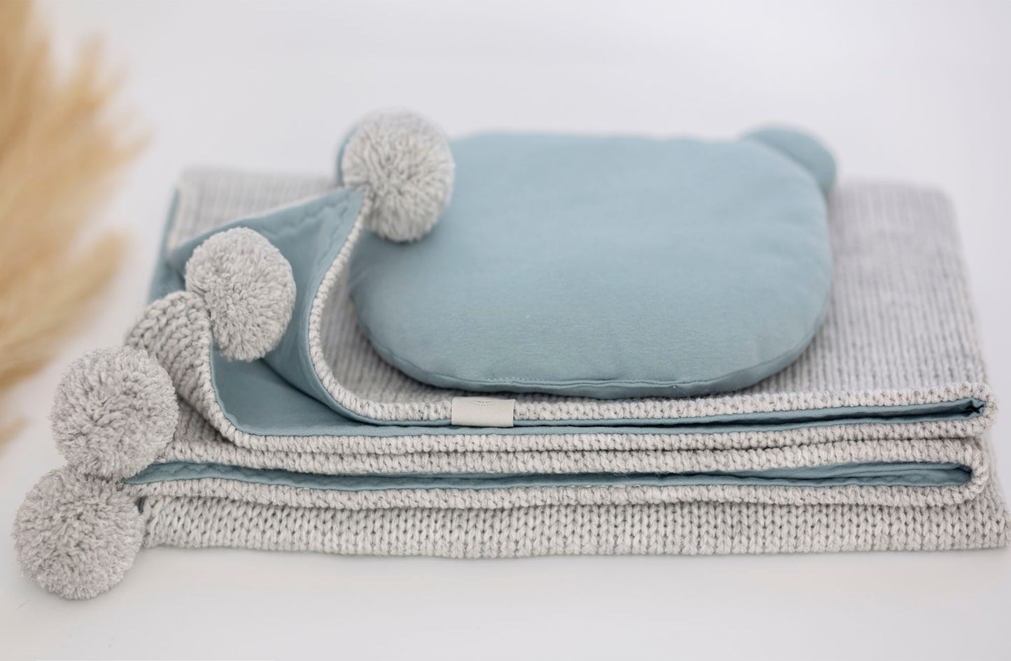 Double-sided wool blanket